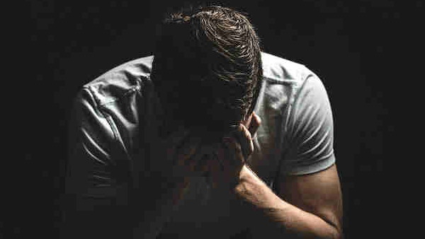 लाइनमैन ने आहत होकर दे दी जान