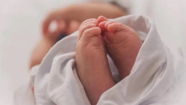 newborn baby lost life due to negligence of nurse in lucknow newborn baby lost life due to negligence of nurse in lucknow