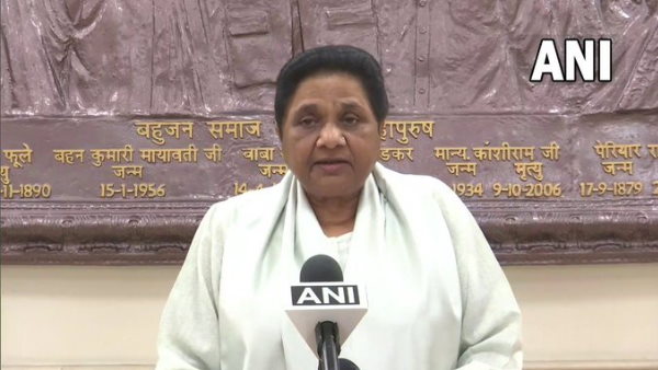 mayawati says I can dream of becoming UP CM again or PM but not the President mayawati says I can dream of becoming UP CM again or PM but not the President