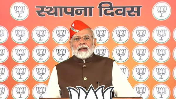 'देश बदल रहा है और तेजी से आगे बढ़ रहा है'