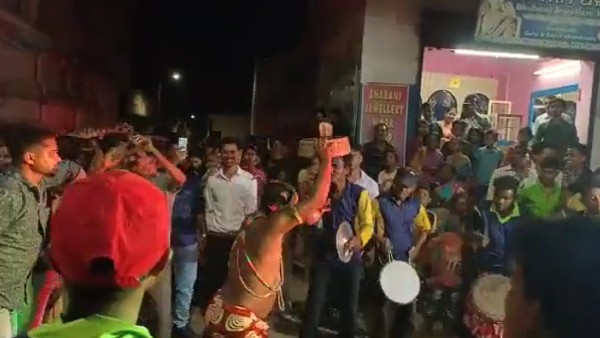 गाने की वजह से डरा