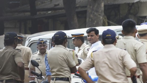 नवनीत राणा की जमानत अर्जी पर 29 अप्रैल को सुनवाई नवनीत राणा की जमानत अर्जी पर 29 अप्रैल को सुनवाई