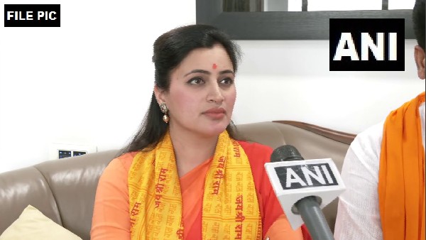 नवनीत राणा का शिवसेना पर हमला
