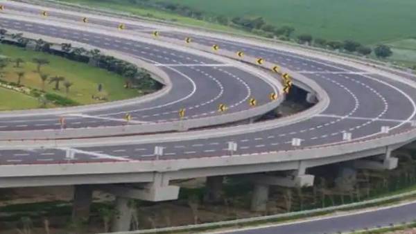 4 और 6 लेन सड़क का निर्माण