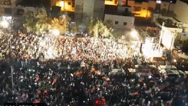 सेना के खिलाफ इमरान के सपोर्टर