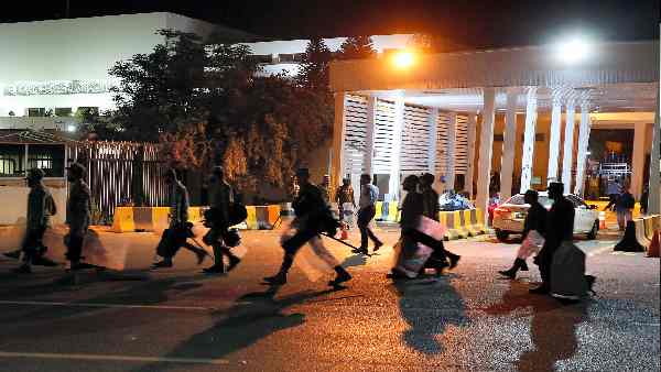 वोटिंग से पहले पाकिस्तानी सेना में भी खलबली?