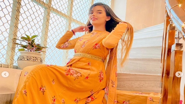 कौन हैं ईशा नेगी?