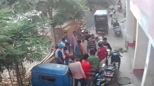 महिला की जान भी जा सकती थी