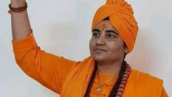 उज्जैन में शिक्षक के द्वारा भगवा को आतंकवादी कहने पर बोली