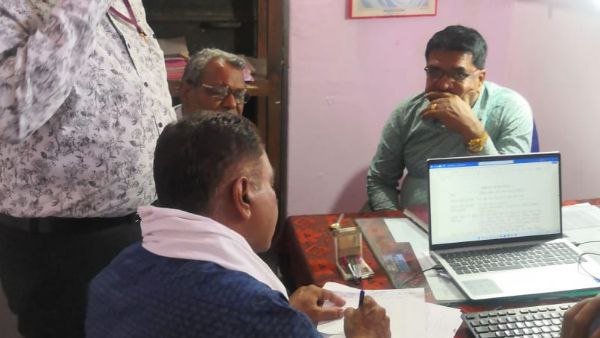 जूनियर इंजीनियर को EOW की टीम ने रंगे हाथ रिश्वत लेते हुए गिरफ्तार किया