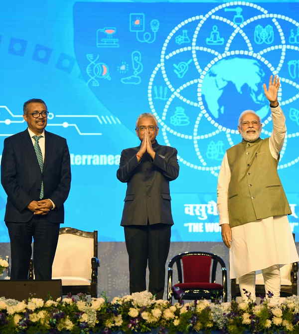pm modi with who director