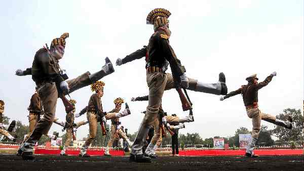 एसयूवी सवार ने की पुलिस के कुत्ते की चोरी! एसयूवी सवार ने की पुलिस के कुत्ते की चोरी!