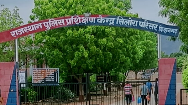 इनको देते हैं प्रशिक्षण 