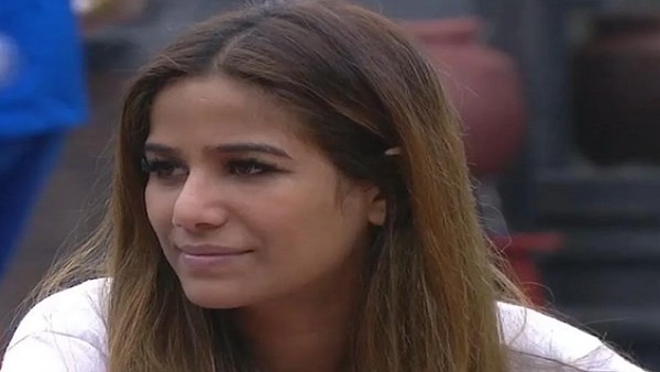 पूनम बोलीं- 'मत बोले...मैं मजबूत हूं...'