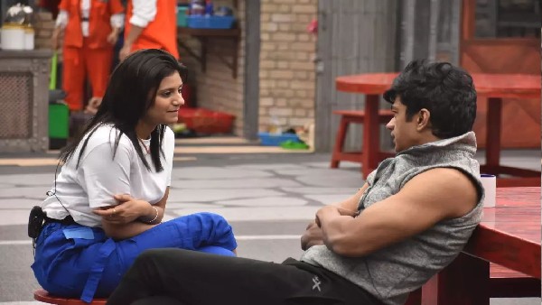 अंजलि ने बताया 40 साल का बुड्ढा