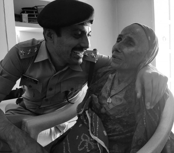 आईपीएस प्रेमसुख डेलू का परिवार