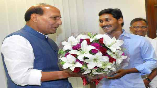 बीजेपी के लिए विपक्ष में ही उम्मीद की किरण