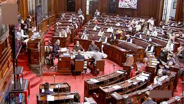 महिला वोटर्स पर विशेष ध्यान 