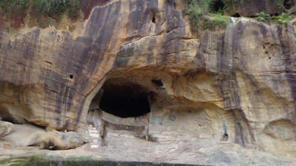 पहाड़ों से लेकर जंगलों, गुफाओं में गायी जाती हैं श्रीराम की गाथा 