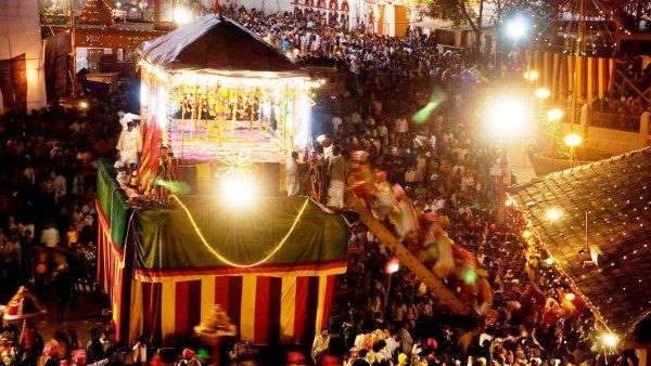 प्रसिद्ध है बस्तर की रथ यात्रा