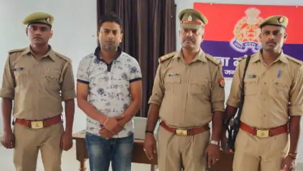 सुसाइड से पहले कमरे के शीशे पर क्या लिखा ?