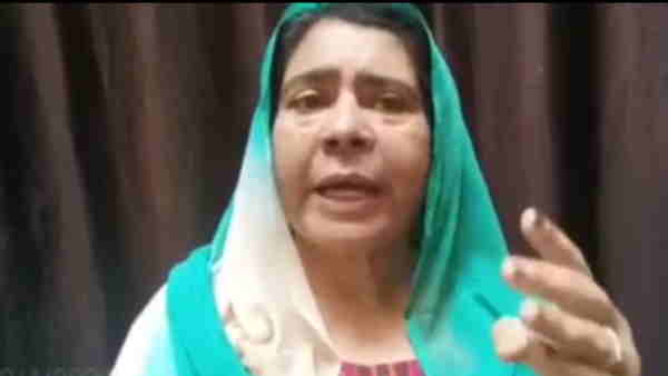मंदिर और मस्जिदों पर लगे हुए लाउडस्पीकर