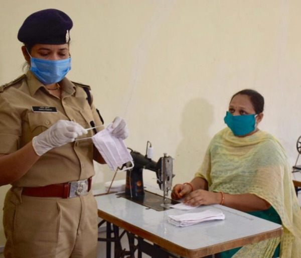 मिल चुका है कोविड-19 महिला योद्धा का अवार्ड