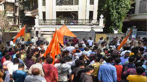 बॉम्बे हाई कोर्ट पहुंचे राणा दंपति