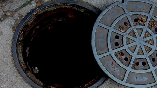 Persons Who Landed In Sewer of Surat city In Search Of Gold, lost thier lives Due to suffocation