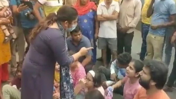 SDM की पीड़ित परिजनों से हुई नोंकझोंक