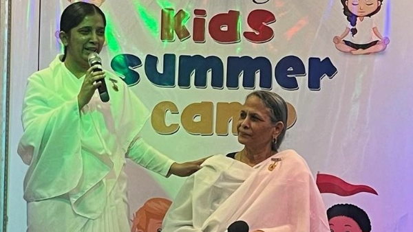 सिड की मां का फोटो वायरल हुईं