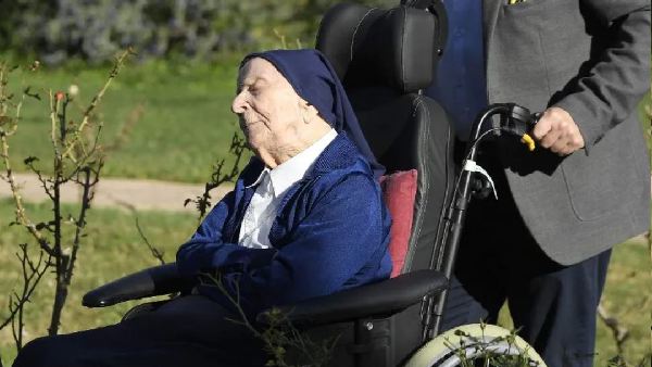  11 फरवरी, 1904 को हुआ जन्म