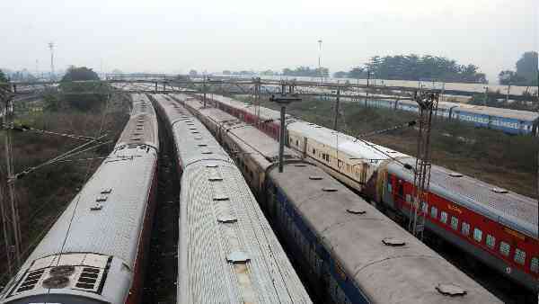 विजयवाड़ा स्टेशन पर 130 किलोवाट बिजली पैदा होती है