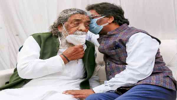 खतरे में पड़ सकती है कुर्सी खतरे में पड़ सकती है कुर्सी