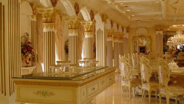 शाहरुख के 'मन्नत' में लगी लाखों की नेम प्लेट