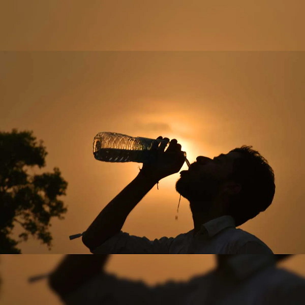 गरज और बिजली के साथ हल्की बारिश होगी?