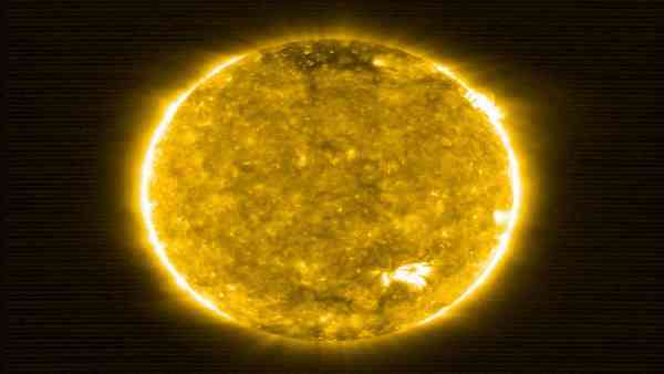 सोलर फ्लेयर तीन चरणों में होती है सोलर फ्लेयर तीन चरणों में होती है