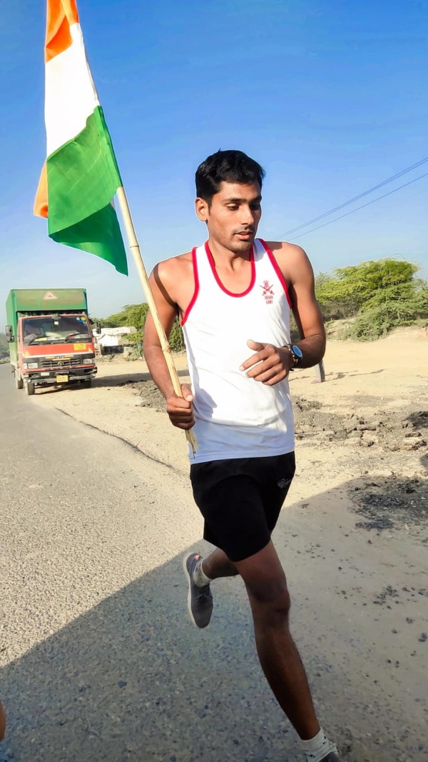 रोजाना करीब 60 किलोमीटर का सफर