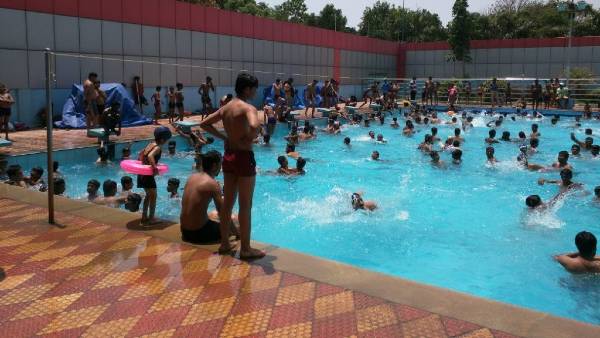 यूनिवर्सिटी के छात्रों के लिए विशेष प्रावधान 