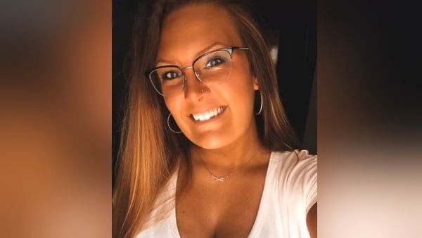 'दोनों के बराबर में ही बिस्तर पर सो गईं'