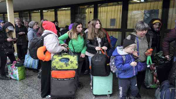 'मैं एस्कॉर्ट टाइप की नहीं हूं....' 'मैं एस्कॉर्ट टाइप की नहीं हूं....'