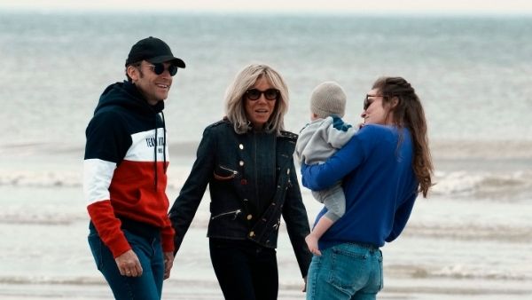 24 साल बड़ी महिला से शादी