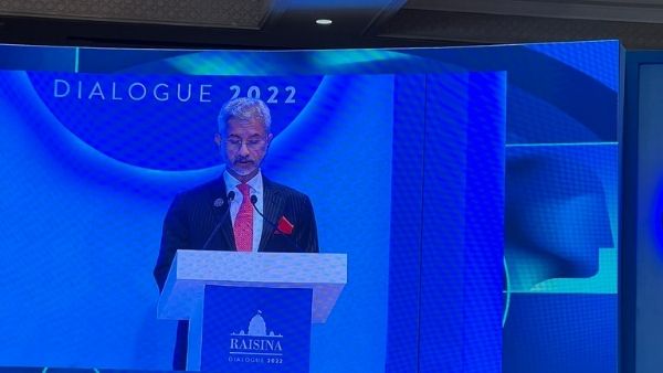 ‘पुराने जमाने से बाहर आने की जरूरत’