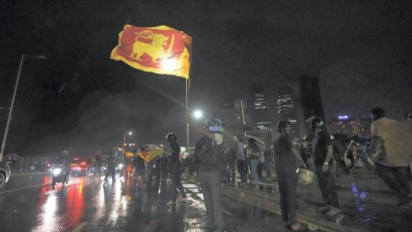 कर्ज लेकर घी पीने वाली सरकार