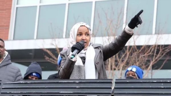 पाकिस्तान दौरे पर इलहान उमर