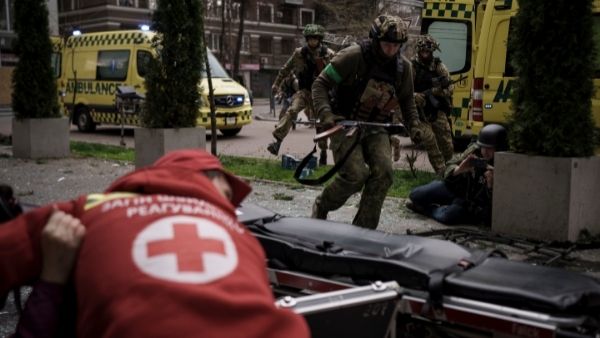 पूर्वी यूक्रेन को नहीं छोड़ने का दावा