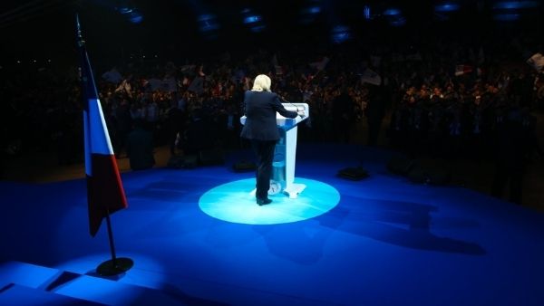 इमैनुएल मैक्रों की स्थिति