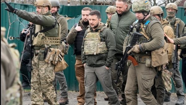 रो पड़े राष्ट्रपति जेलेंस्की रो पड़े राष्ट्रपति जेलेंस्की