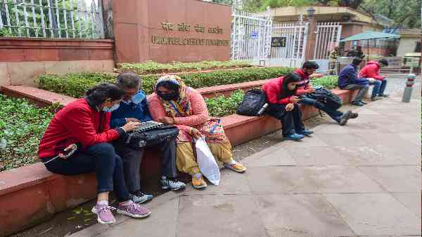 राजनीतिक विज्ञान और लोक प्रशासन के विद्वान हैं मनोज सोनी राजनीतिक विज्ञान और लोक प्रशासन के विद्वान हैं मनोज सोनी