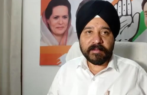 कॉन्ग्रेस के मीडिया समन्वयक नरेंद्र सलूजा कॉन्ग्रेस के मीडिया समन्वयक नरेंद्र सलूजा